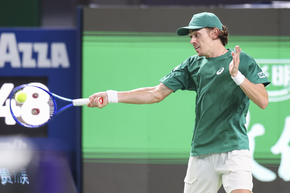 梅德韦杰夫, laTAv, 比赛中发球 梅德韦杰夫, laTAv, 比赛中发球