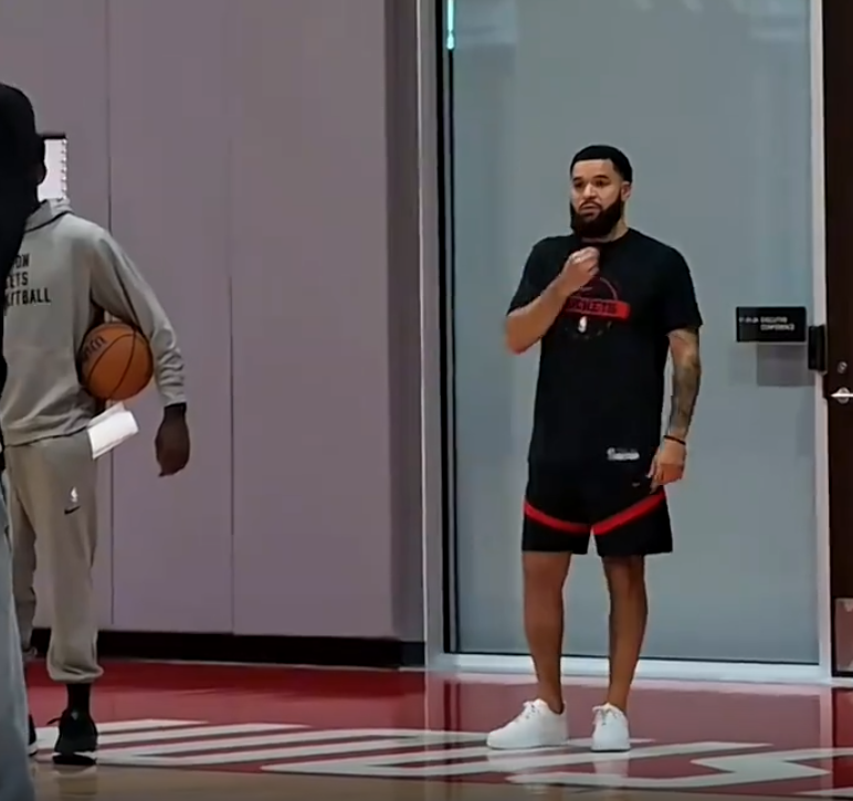 汤普森在接, 幕战都吞下 汤普森在接, 幕战都吞下